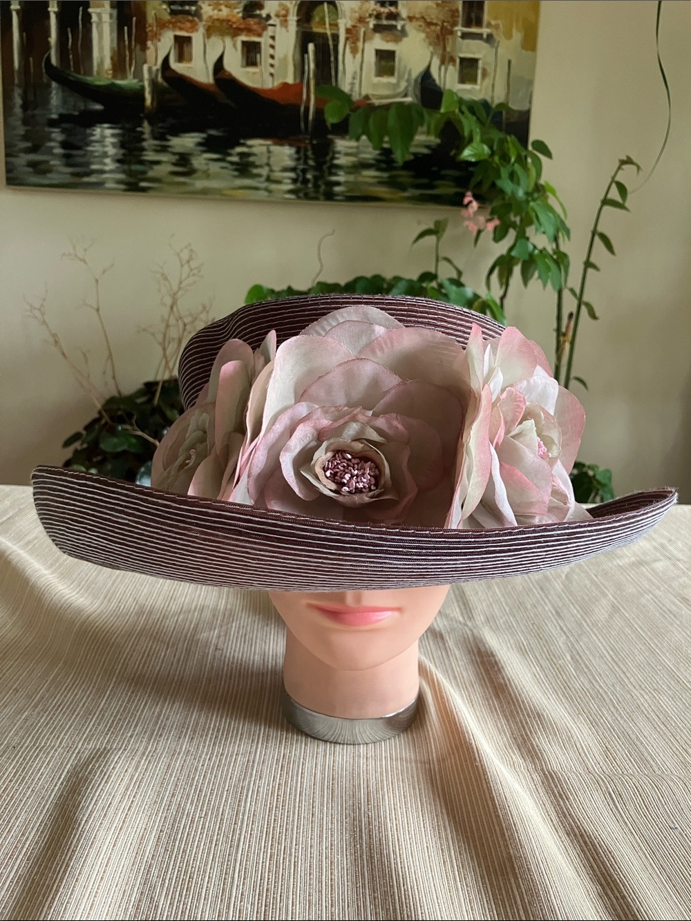 Elegant Brown Women's Wide-Brim Hat with Beige Mix Floral Accents